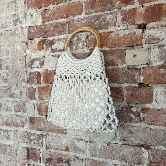 Crocheted hand bag - Picture 3 of 3